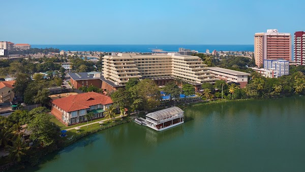 Cinnamon Lakeside Colombo - Premium